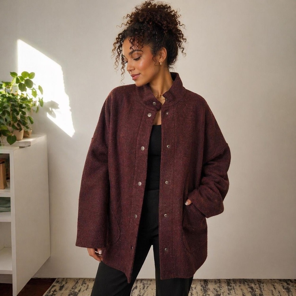 L vintage Hilary Radley 100% wool burgundy brown coat, snap front closures